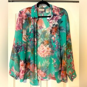 Drapers & Damon’s sheer floral print button down blouse